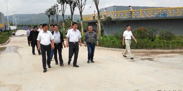 市人大常委會(huì)黨組副書記、副主任樊文浩一行調(diào)研泓源公司項(xiàng)目建設(shè)情況(圖3)