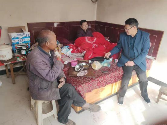 平?jīng)鲢垂鹃_展“踐行初心使命，助推脫貧攻堅(jiān)”主題黨日活動(圖6)