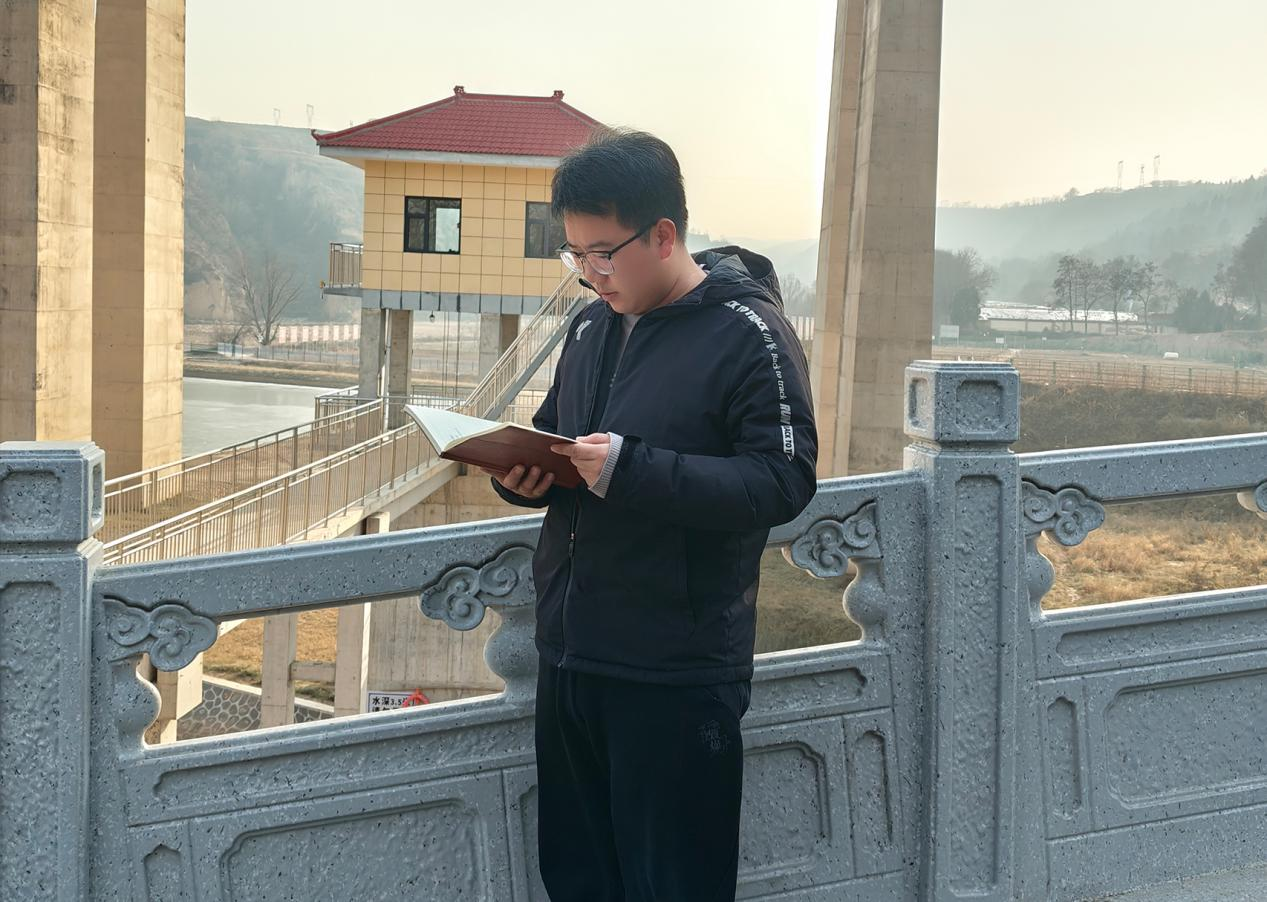 中共平?jīng)鍪谢A(chǔ)產(chǎn)業(yè)投資集團(tuán)有限公司委員會(huì)關(guān)于對(duì)2024年度“產(chǎn)投榜樣”進(jìn)行公示的公告(圖2)